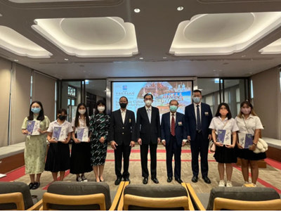 格乐大学师生参加中国文化旅游周“非遗减贫”主题展活动